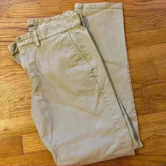 Old Navy khaki 30X32 - Picture 1 of 5